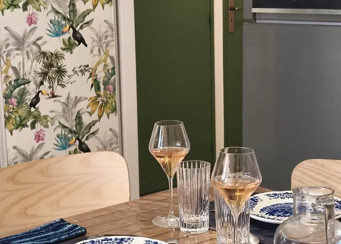 Rare - Avec Jardin A 350m De La Et Du Port Hyères